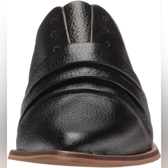 Kelsi Dagger Oxford Flat - Picture 7 of 10